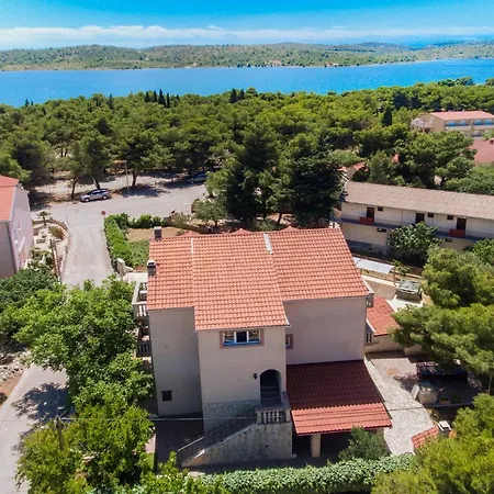Apartman By The Sea Pirovac, Sibenik - 6280 Pirovac