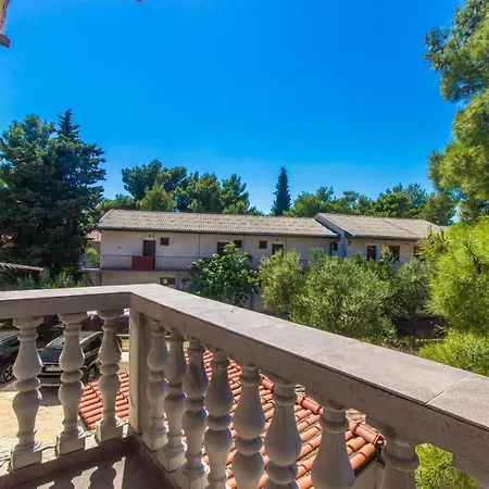 By The Sea Pirovac, Sibenik - 6280 *