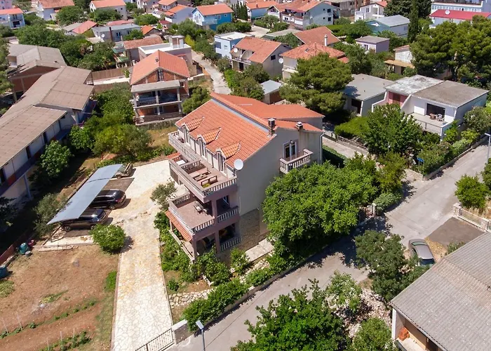 Apartment Apartments By The Sea Pirovac, Sibenik - 6280 Pirovac