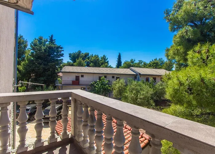 Apartments By The Sea Pirovac, Sibenik - 6280 *