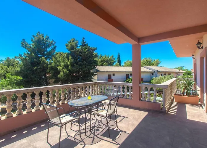 Apartamento By The Sea Pirovac, Sibenik - 6280