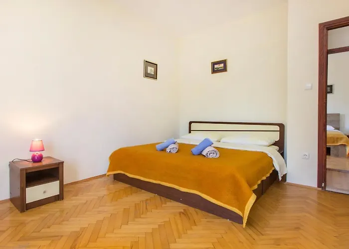 Apartments By The Sea Pirovac, Sibenik - 6280 *